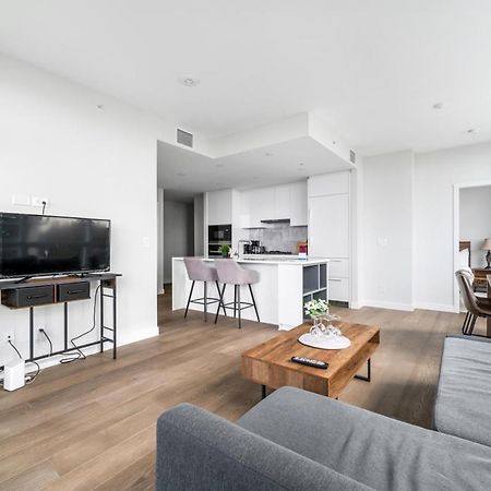 Urban Oasis: Stylish Apartment Retreat At Ubc Ванкувер Екстер'єр фото