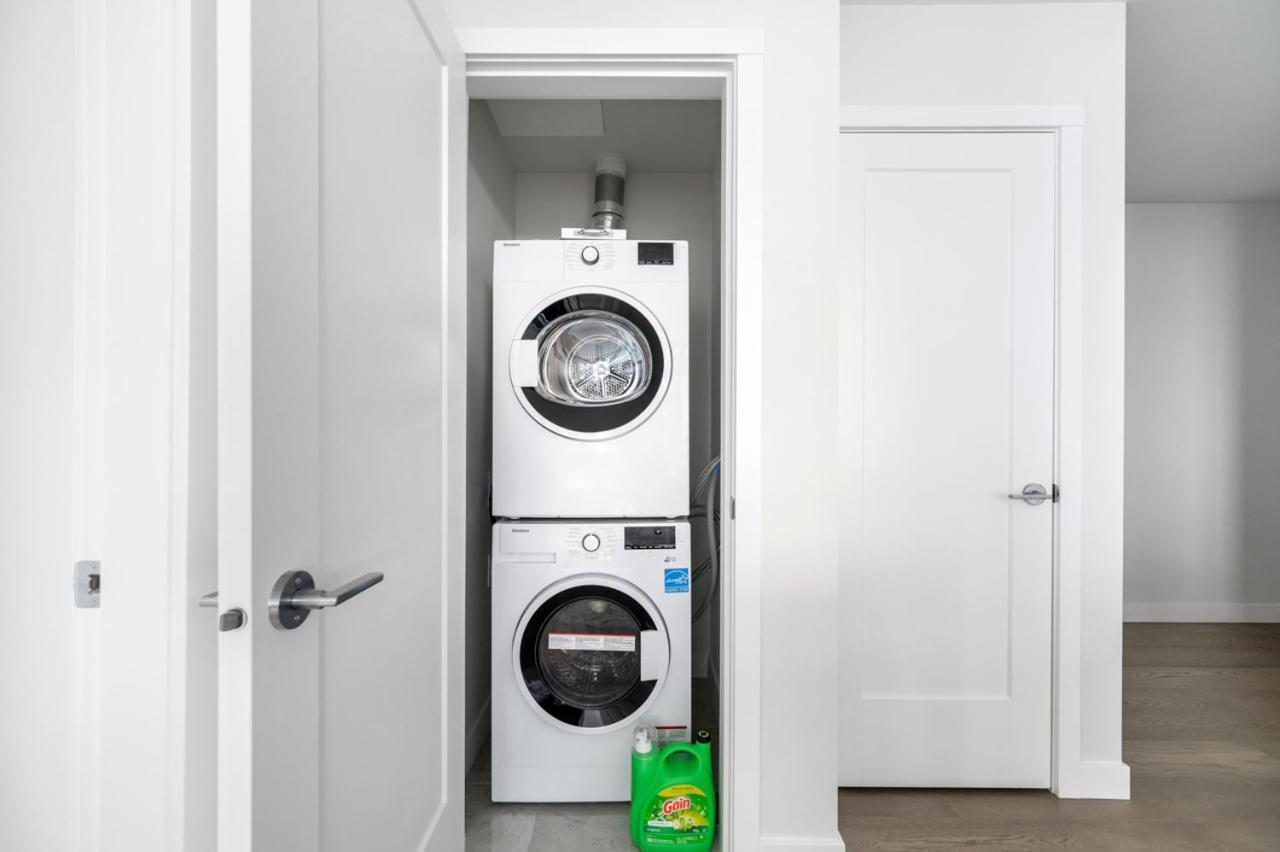 Urban Oasis: Stylish Apartment Retreat At Ubc Ванкувер Екстер'єр фото