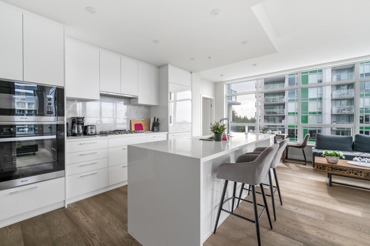 Urban Oasis: Stylish Apartment Retreat At Ubc Ванкувер Екстер'єр фото