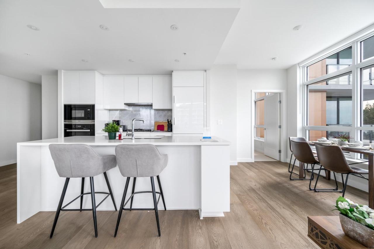 Urban Oasis: Stylish Apartment Retreat At Ubc Ванкувер Екстер'єр фото