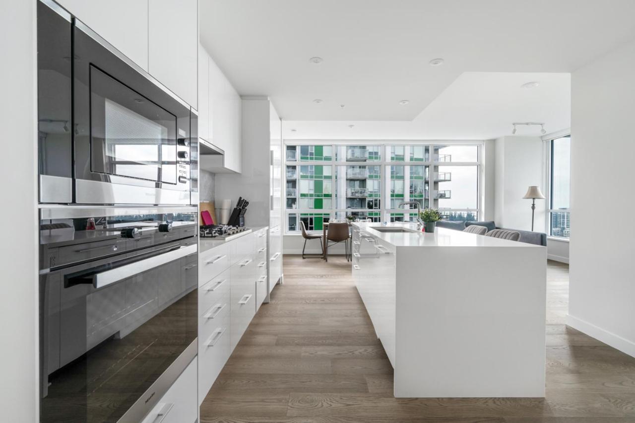 Urban Oasis: Stylish Apartment Retreat At Ubc Ванкувер Екстер'єр фото
