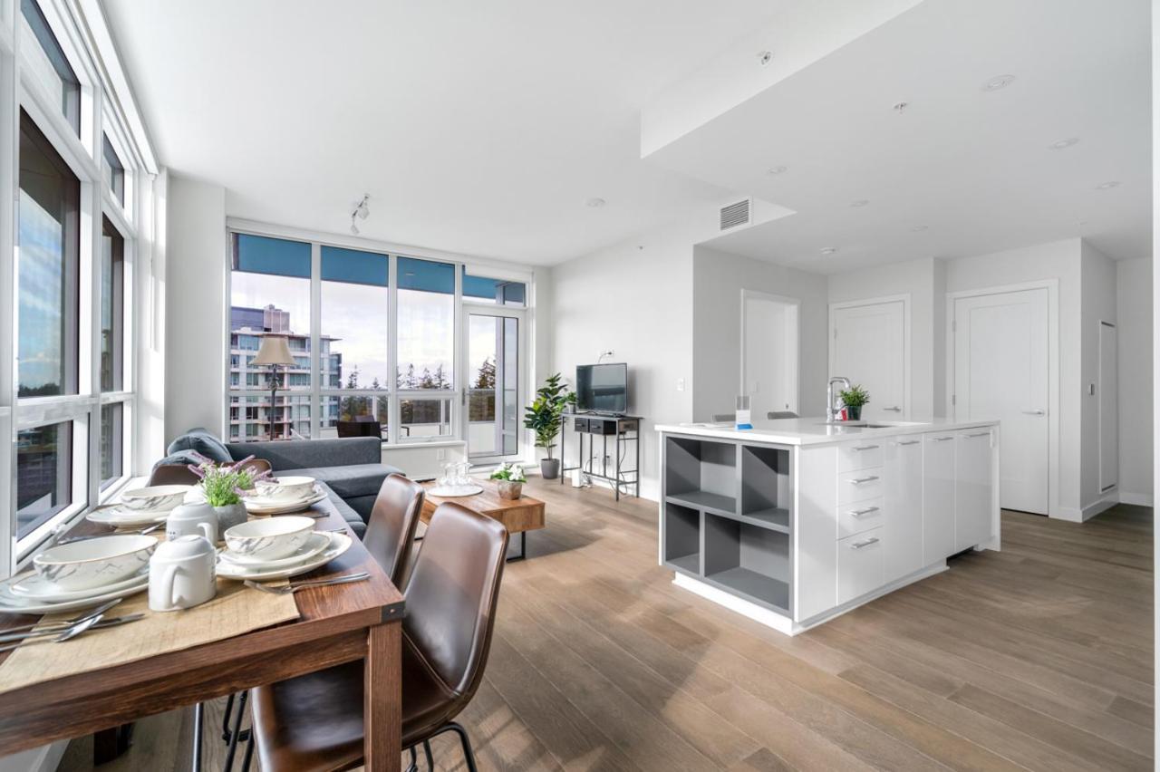 Urban Oasis: Stylish Apartment Retreat At Ubc Ванкувер Екстер'єр фото